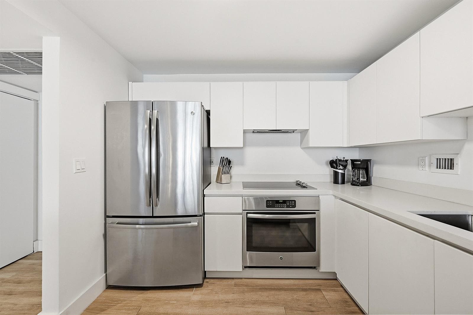 2301 Collins Avenue 1205 photo 7