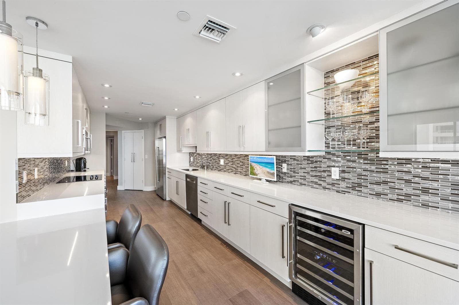 5250 N Ocean Drive 10s photo 8