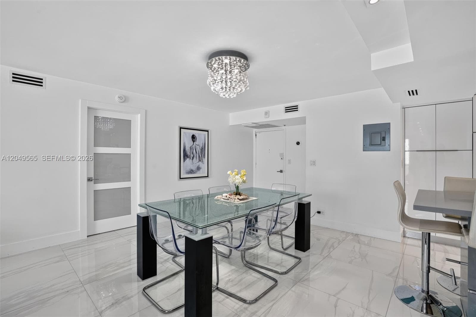 6039 Collins Ave 1624 photo 5