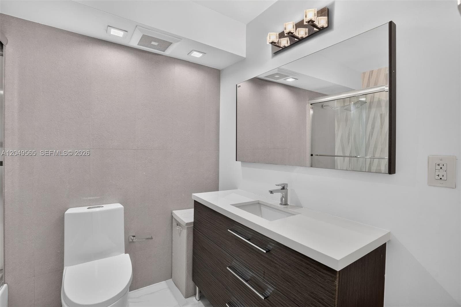 6039 Collins Ave 1624 photo 21