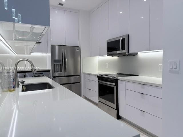 881 Ocean Dr L2 photo 9