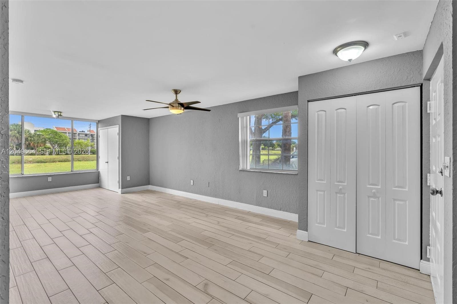 2851 N Oakland Forest Dr 111 photo 6