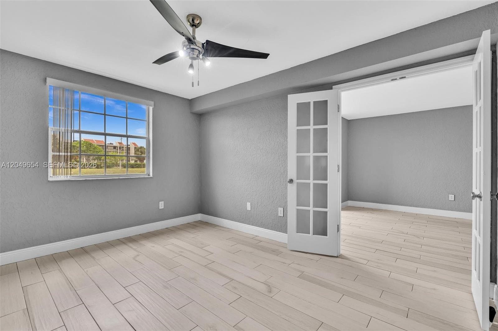 2851 N Oakland Forest Dr 111 photo 14