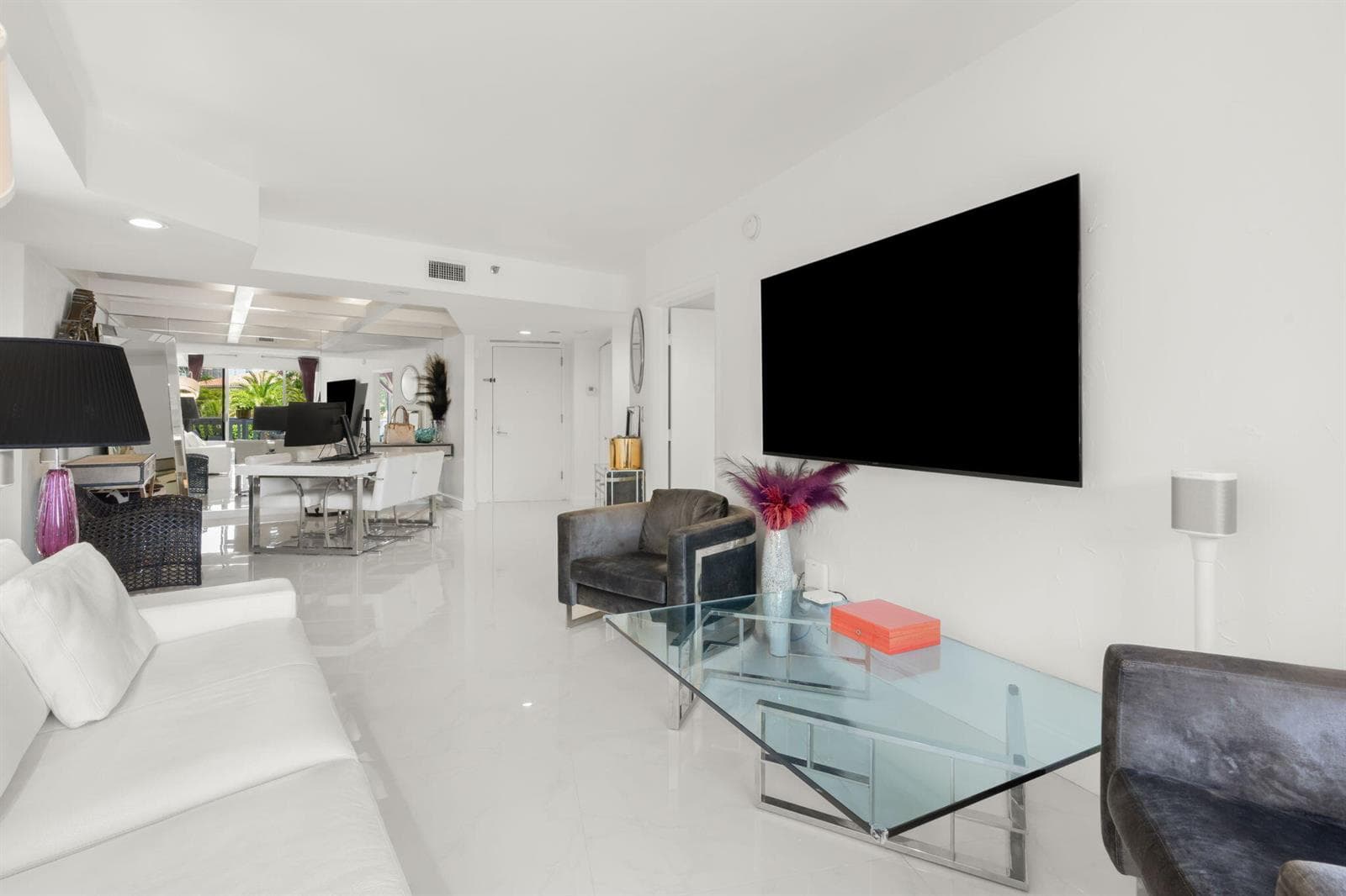 1000 E Island Boulevard 305 photo 10
