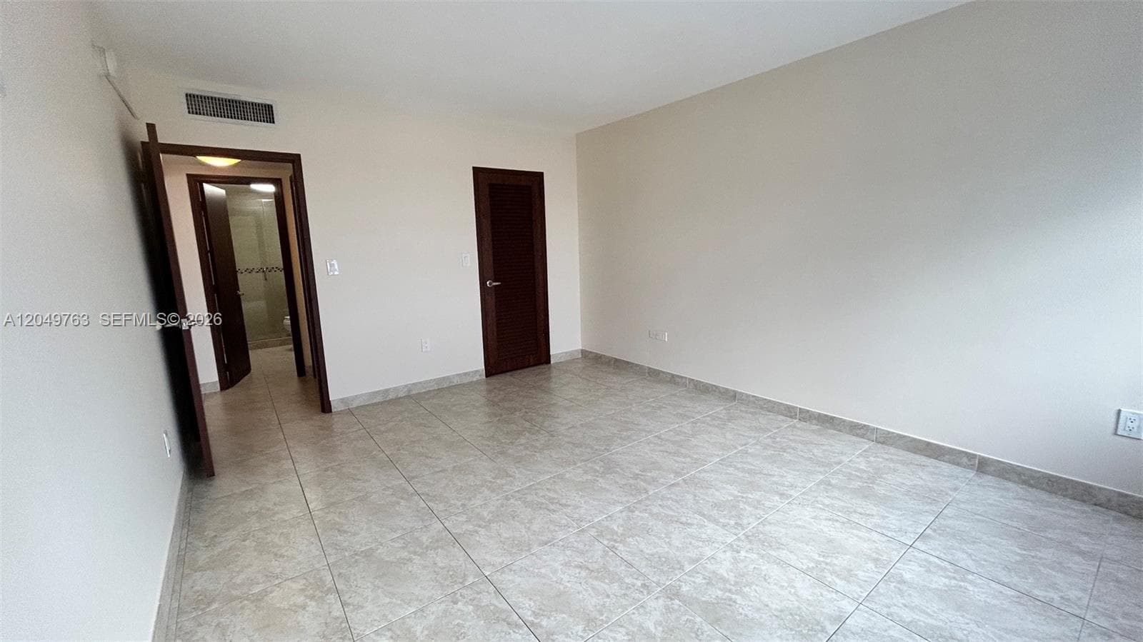 2899 Collins Ave 938 photo 5