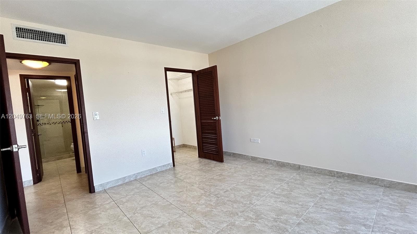 2899 Collins Ave 938 photo 9