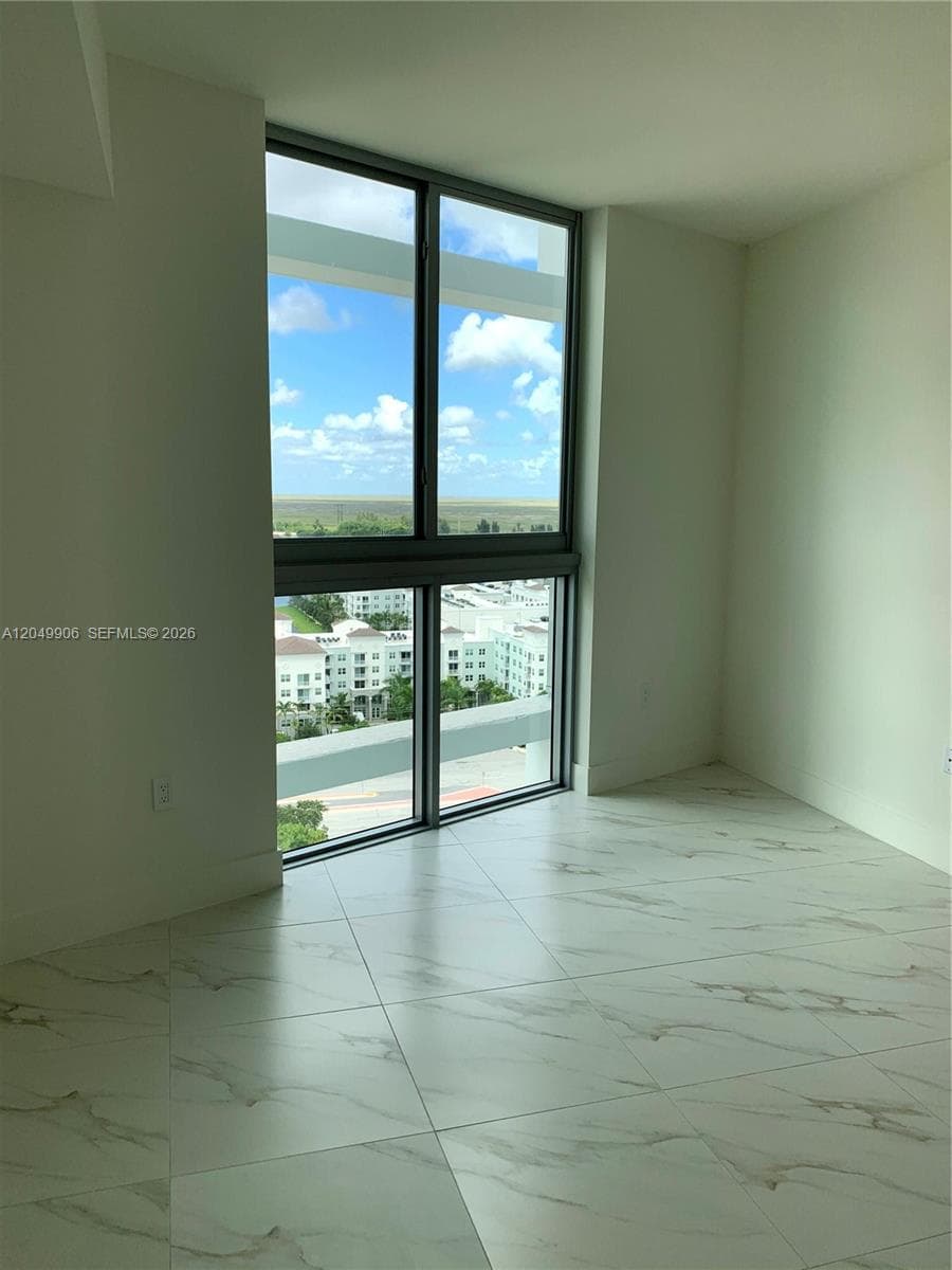 2000 W Metropica Way 1603 photo 13