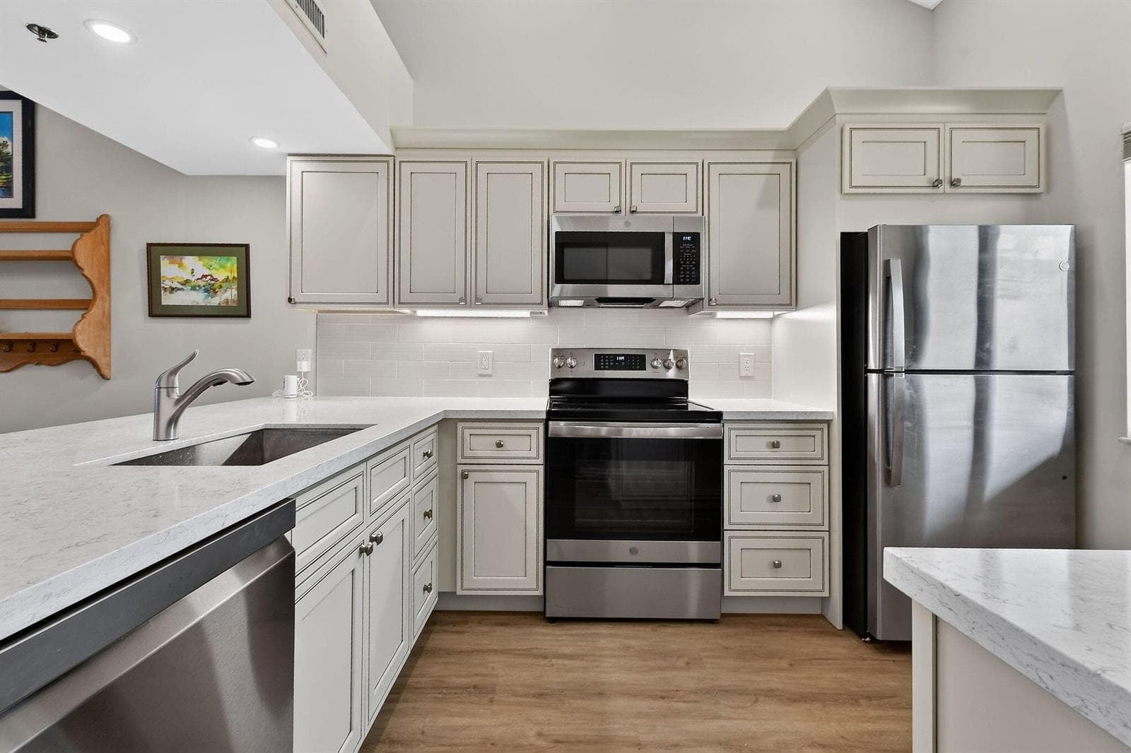 201 Ocean Bluffs Boulevard 5010 photo 15