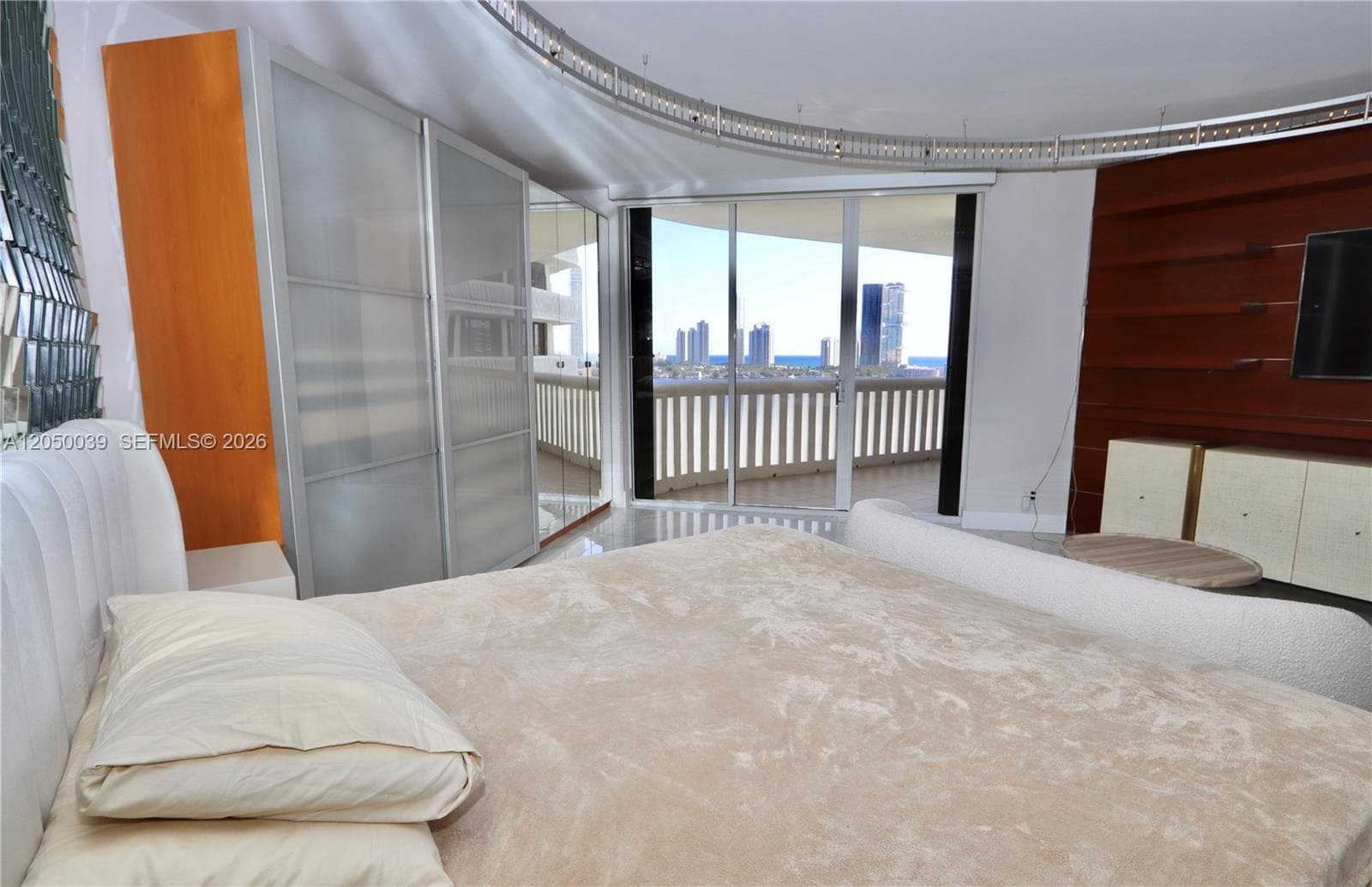 3000 Island Blvd 1603 photo 19