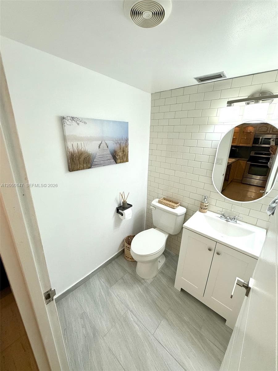 3725 S Ocean Dr 605 photo 6