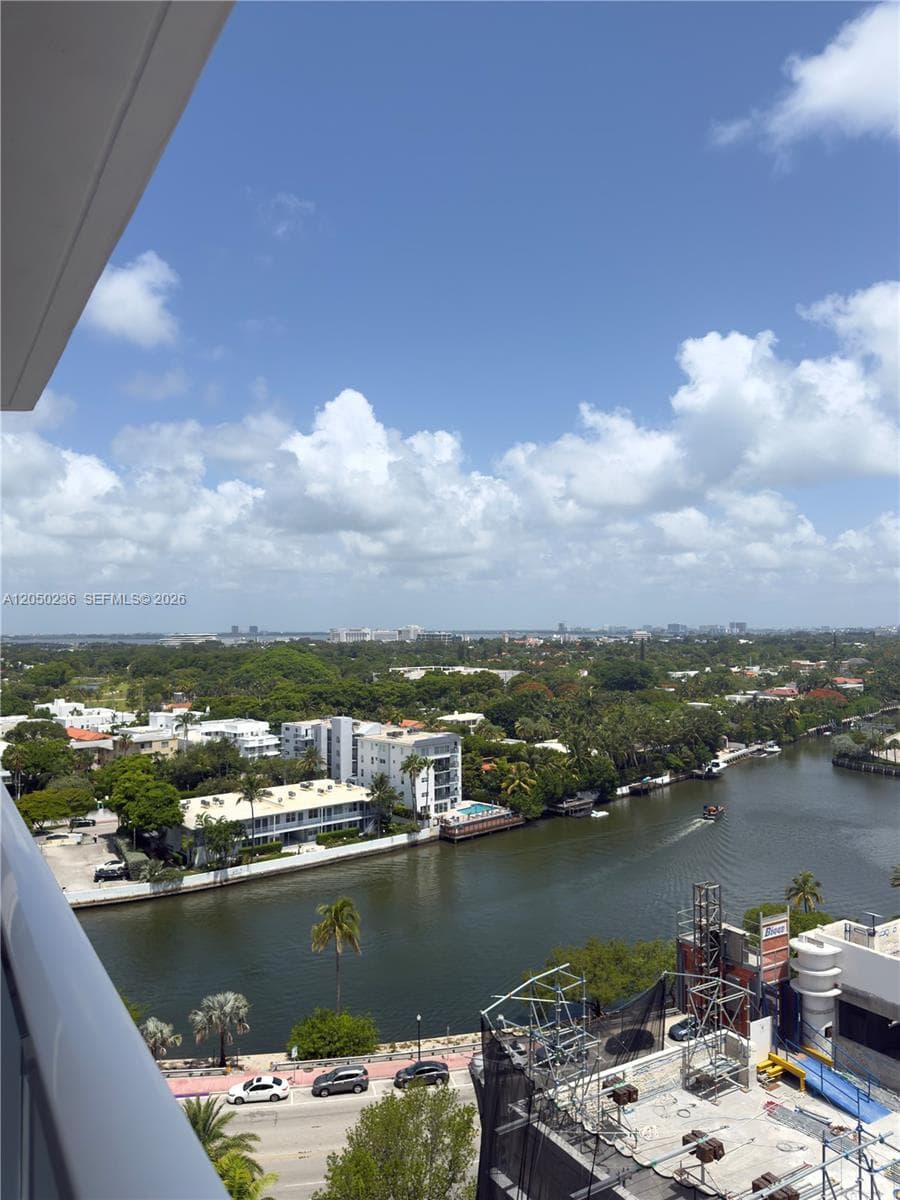 2401 Collins Ave 1612 photo 2