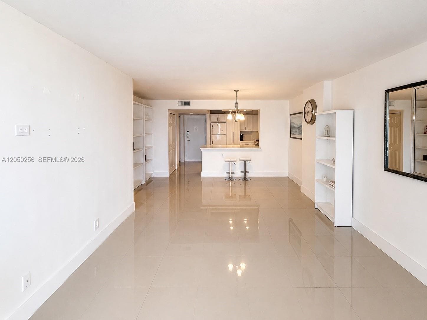 1865 S Ocean Dr 8I photo 3