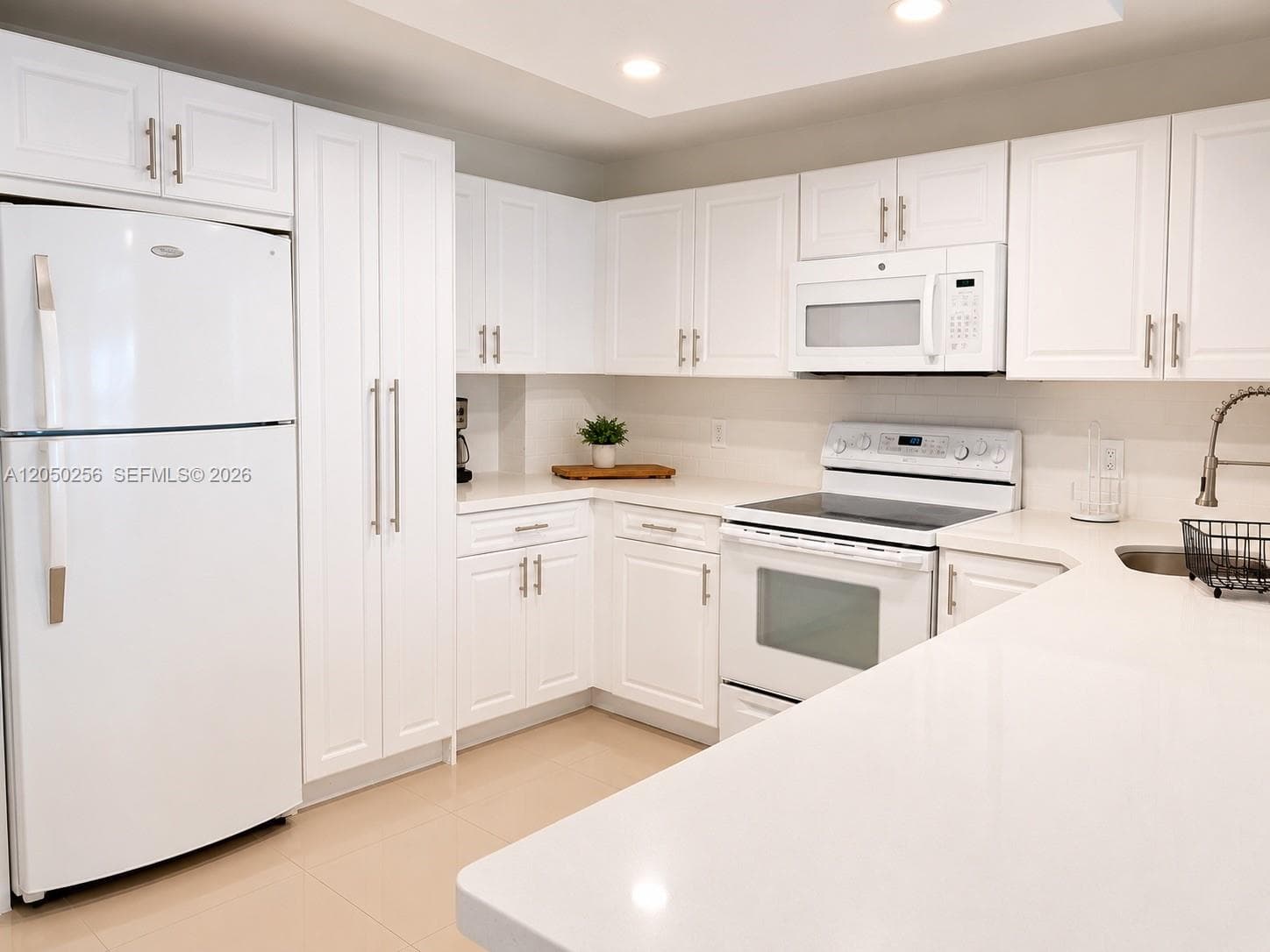 1865 S Ocean Dr 8I photo 1