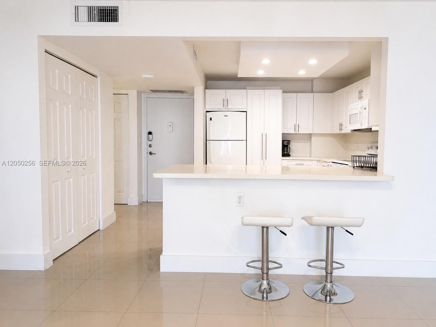 1865 S Ocean Dr 8I photo 5
