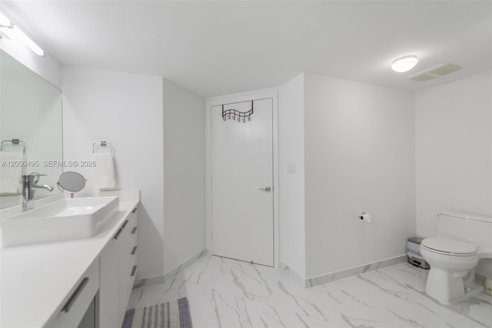 16699 Collins Ave 2004 photo 13