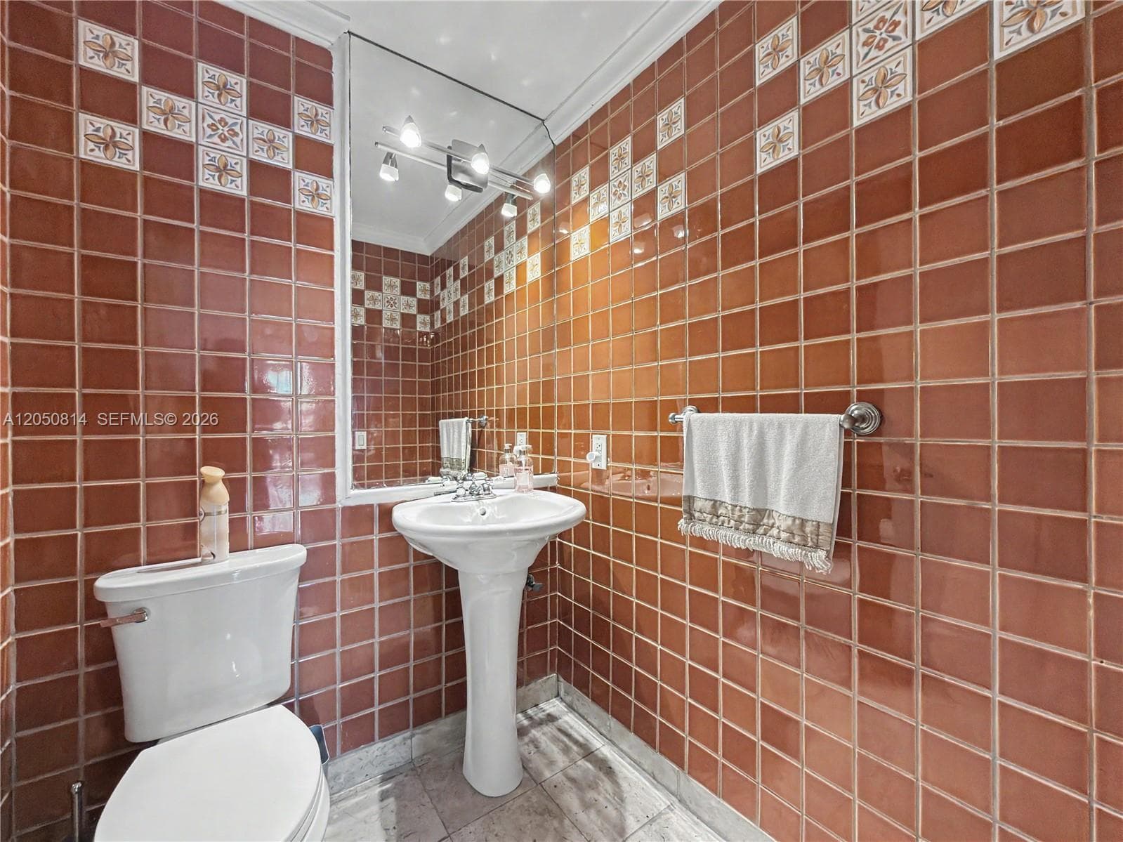 2124 Fisher Island Dr 2124 photo 22