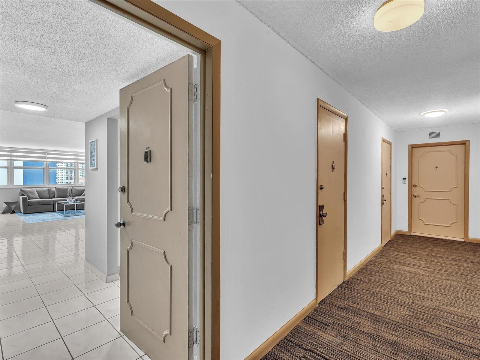 1410 S Ocean Drive 1103 photo 3