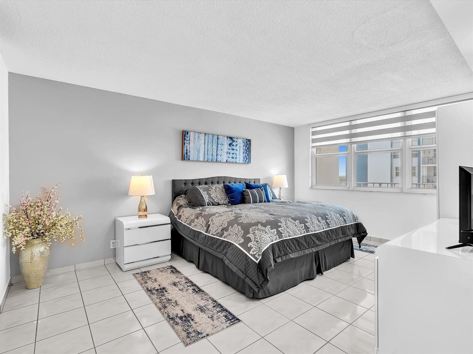 1410 S Ocean Drive 1103 photo 21