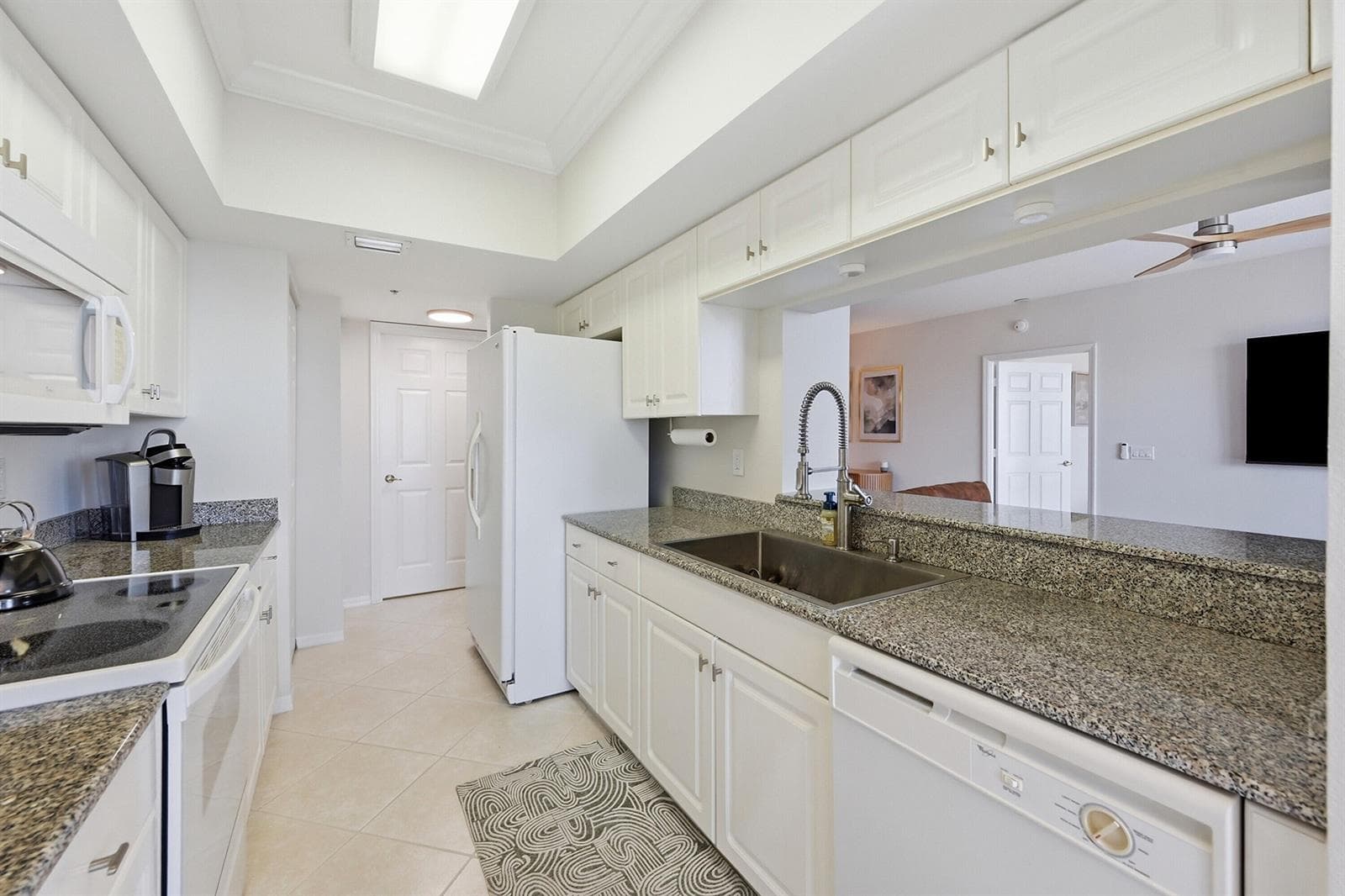 2880 NE 14th Street Causeway 804 photo 12
