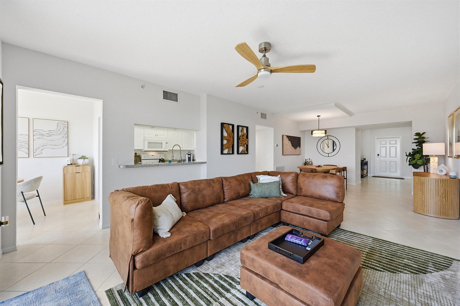 2880 NE 14th Street Causeway 804 photo 9