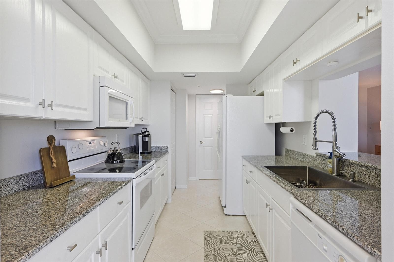 2880 NE 14th Street Causeway 804 photo 11