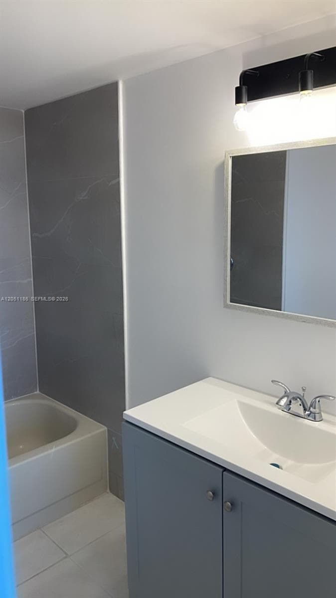 212 Lake Pointe Dr 307 photo 20