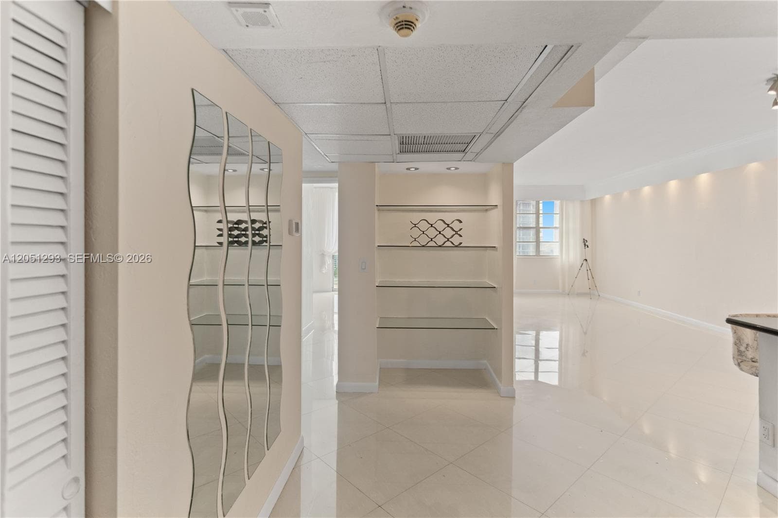 19390 Collins Ave PH-17 photo 3