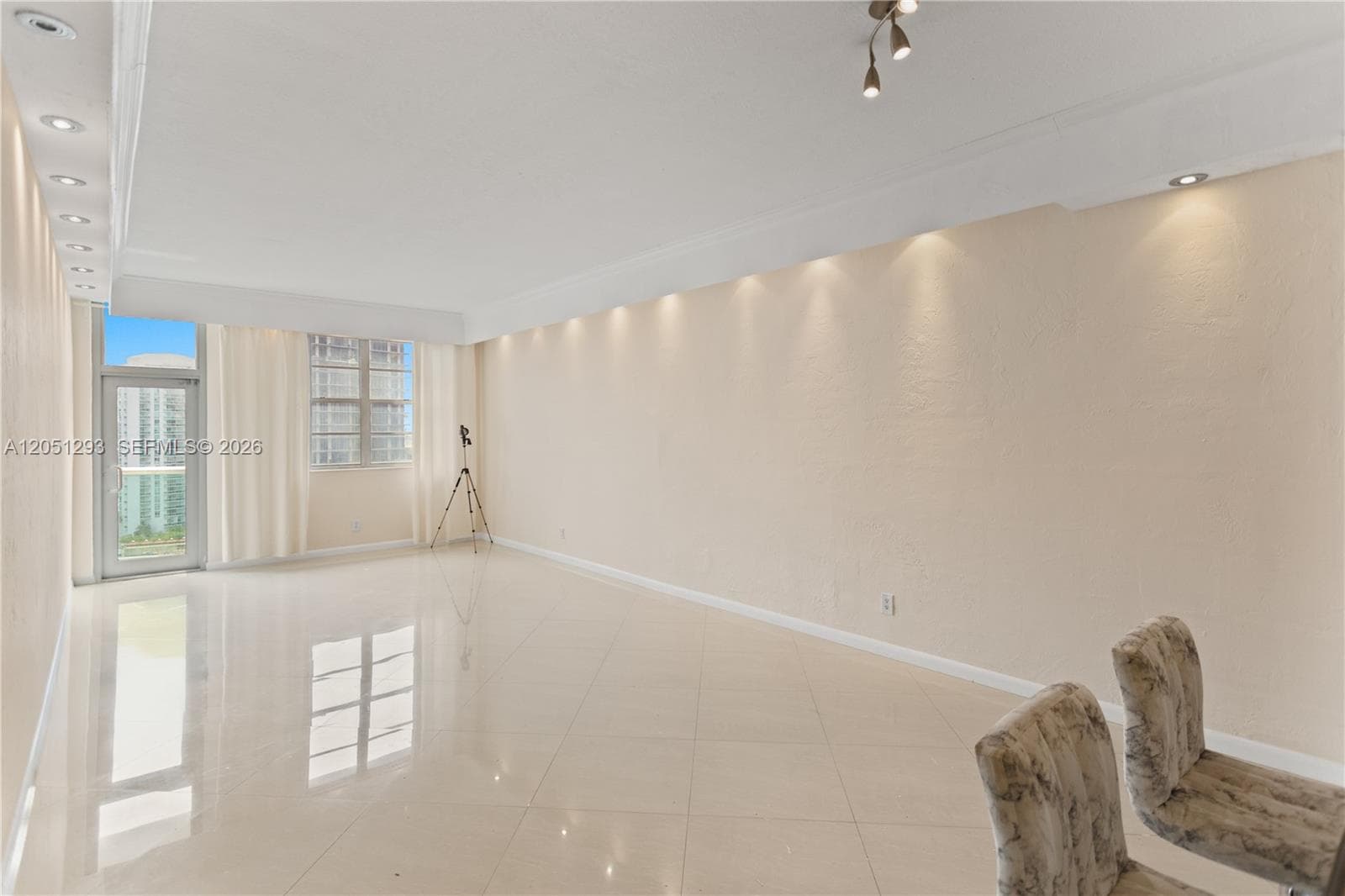 19390 Collins Ave PH-17 photo 10