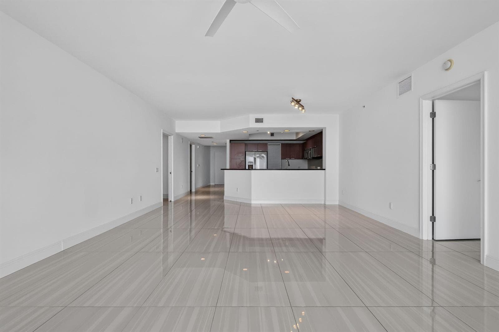 2650 Lake Shore Drive 1005 photo 15