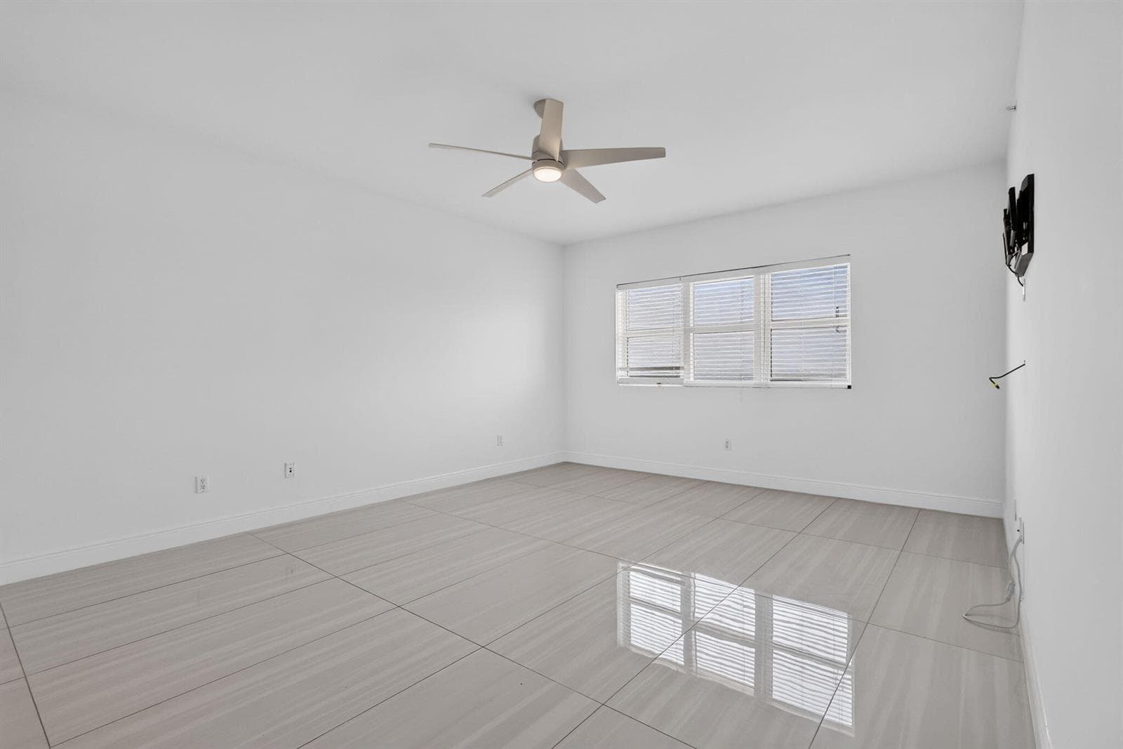2650 Lake Shore Drive 1005 photo 19