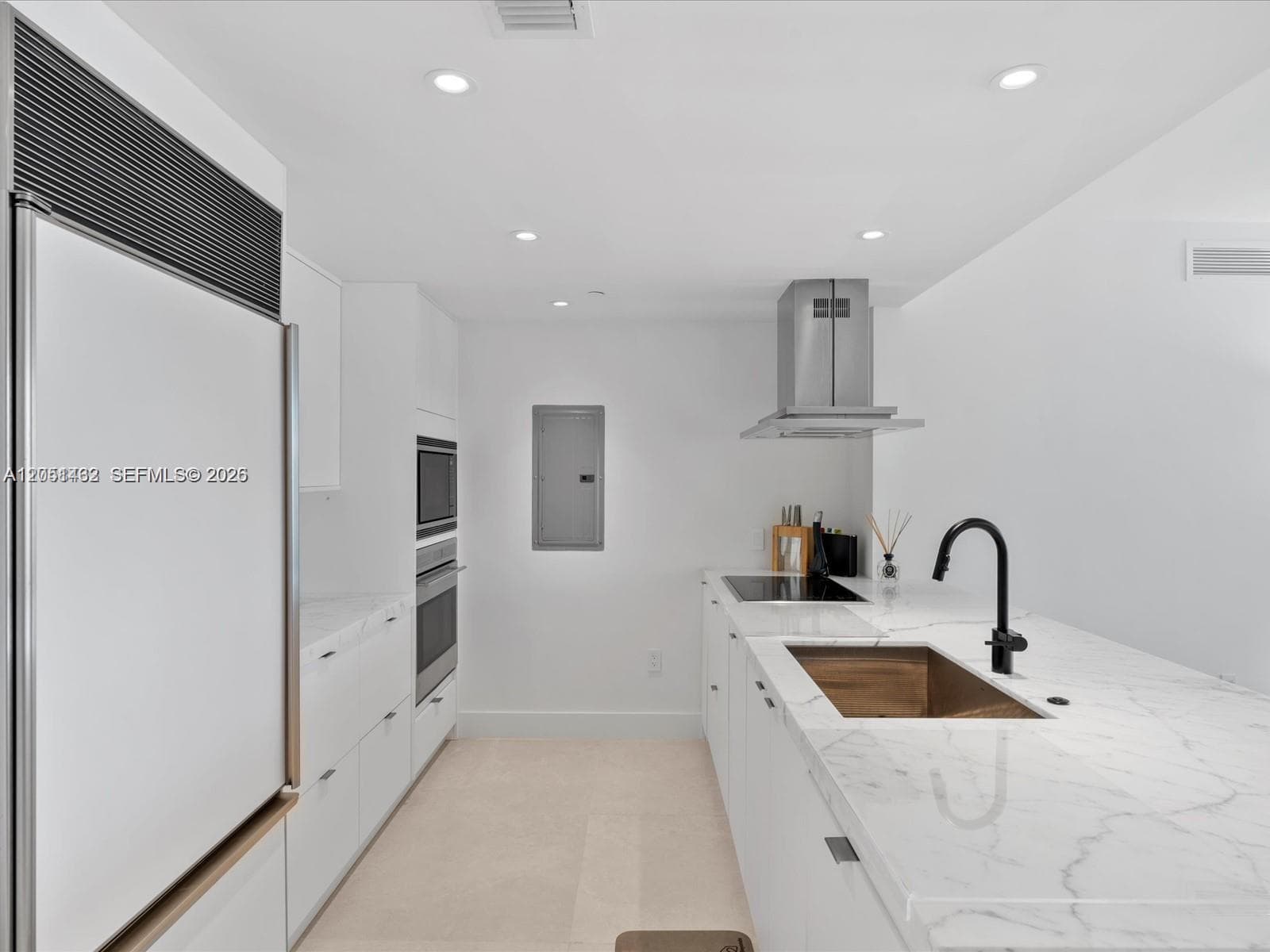 495 Brickell Ave 2305 photo 5