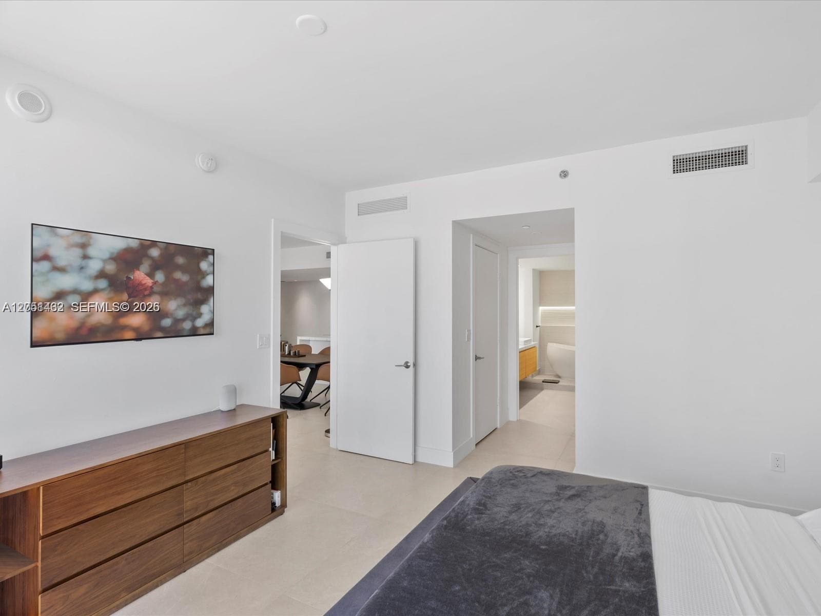 495 Brickell Ave 2305 photo 25