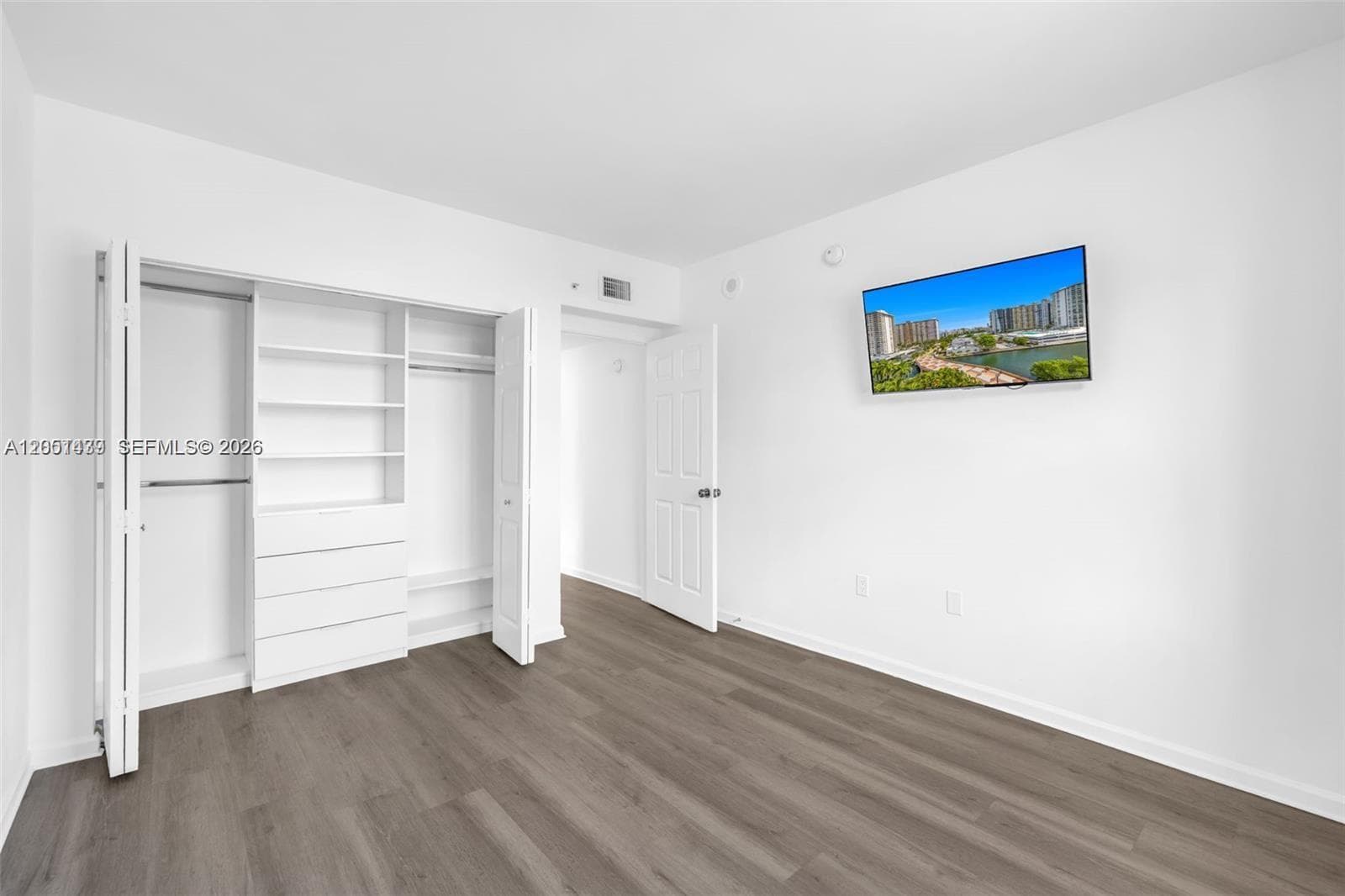 17150 N Bay Rd 2814 photo 21