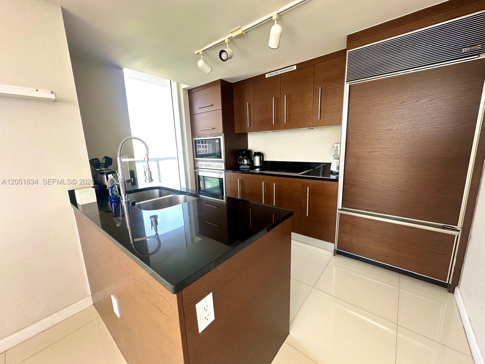 485 Brickell Ave 4408 photo 6