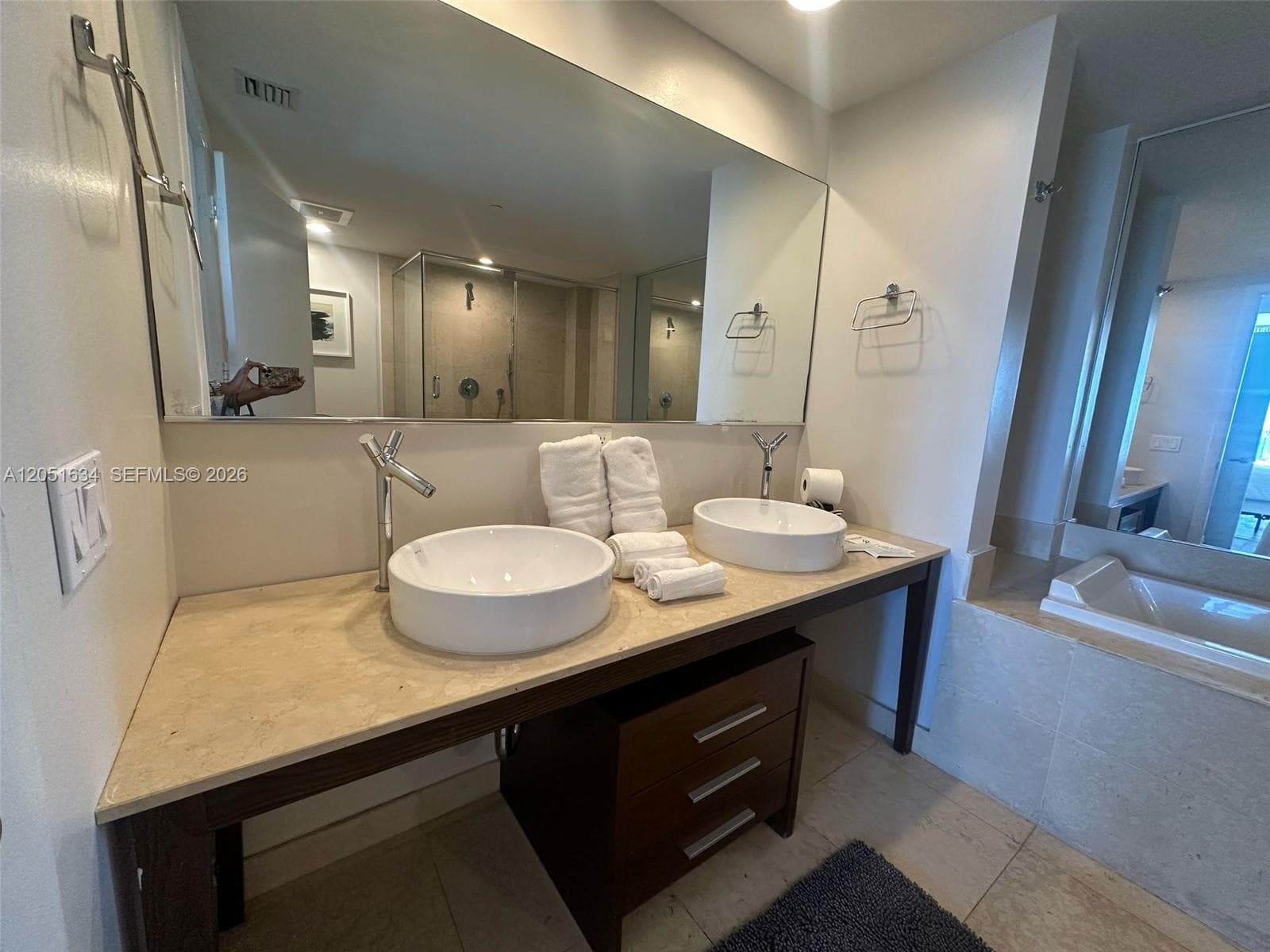 485 Brickell Ave 4408 photo 9