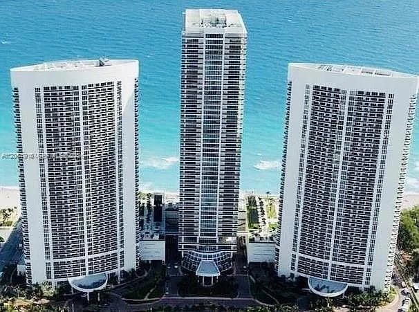 1830 S Ocean Dr 4007 photo 1