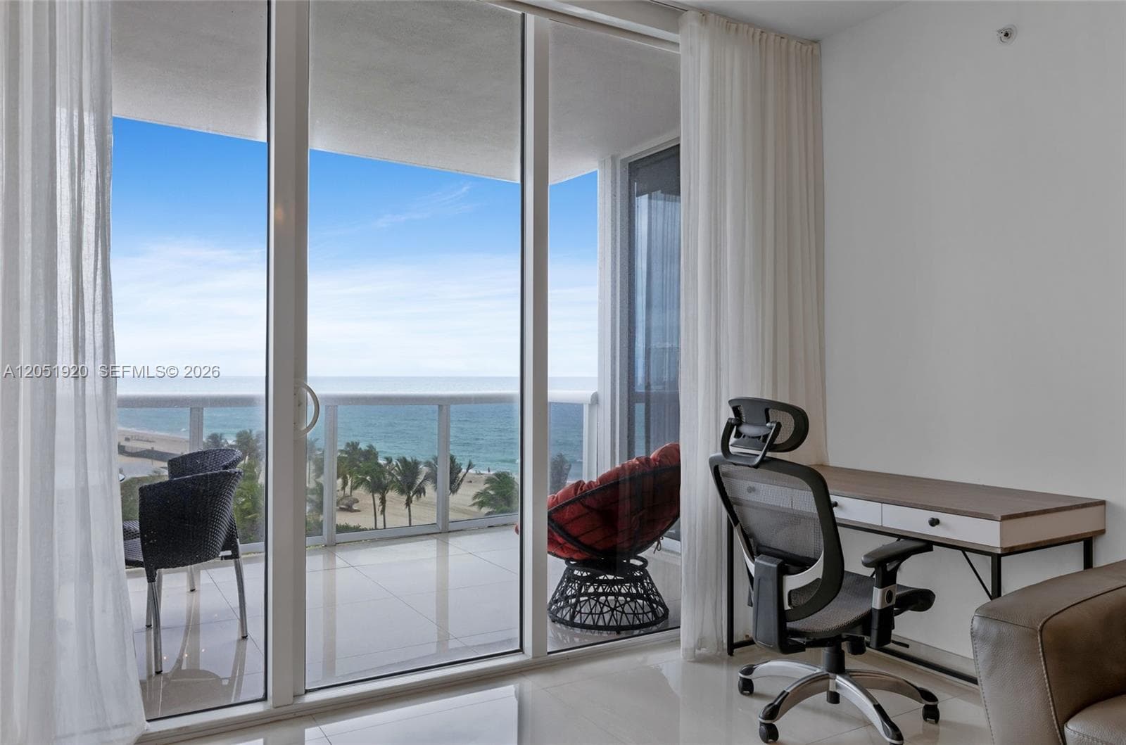 18201 Collins Ave 902 photo 2