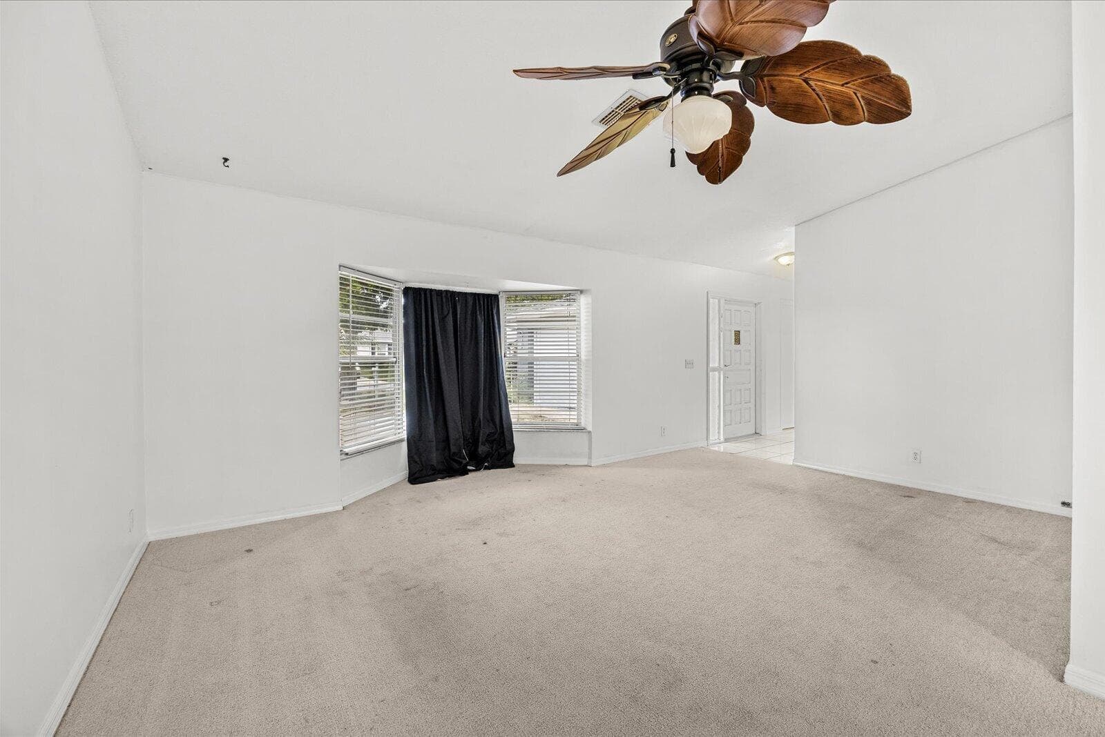 2550 SE Hemsing Street photo 6