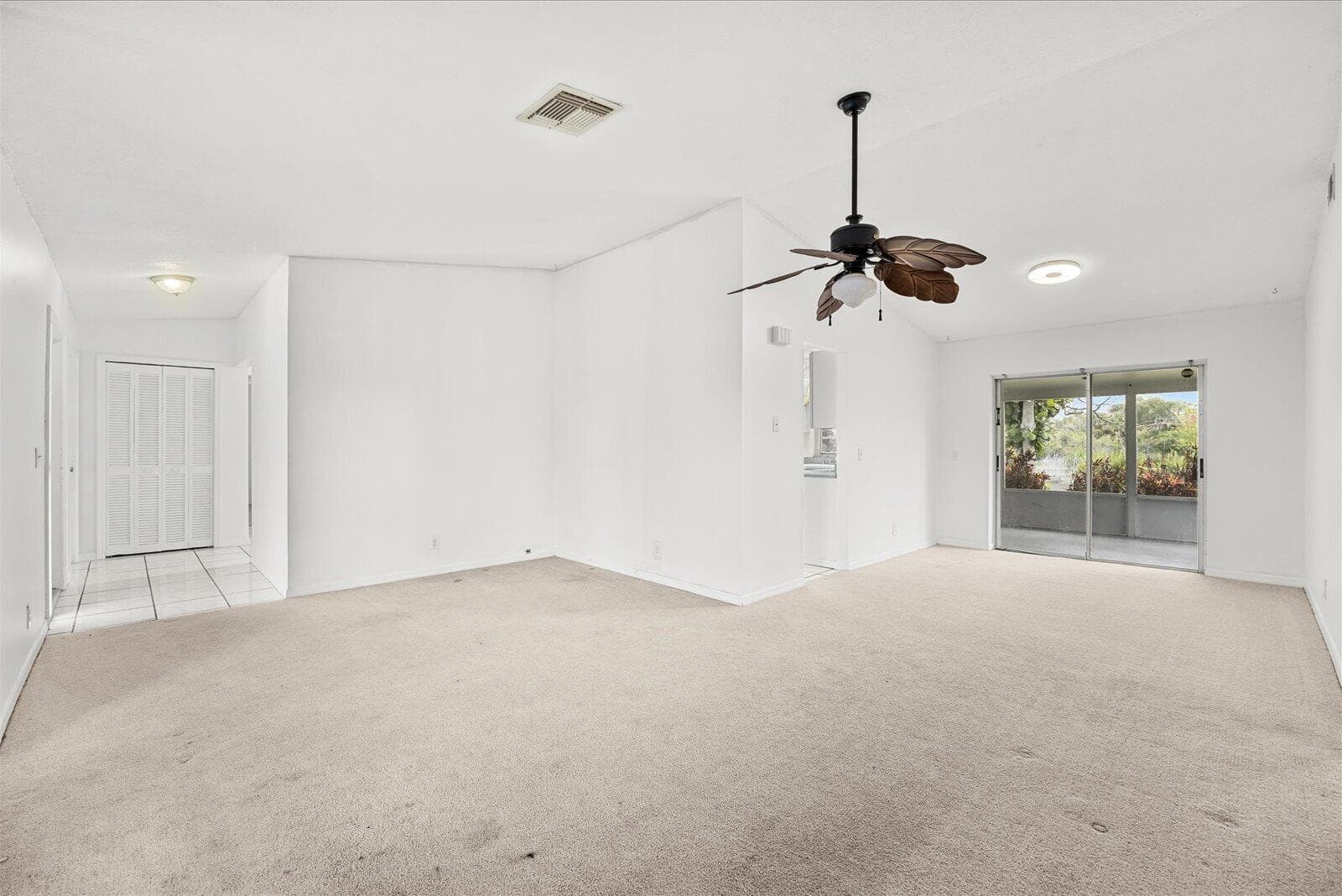 2550 SE Hemsing Street photo 7