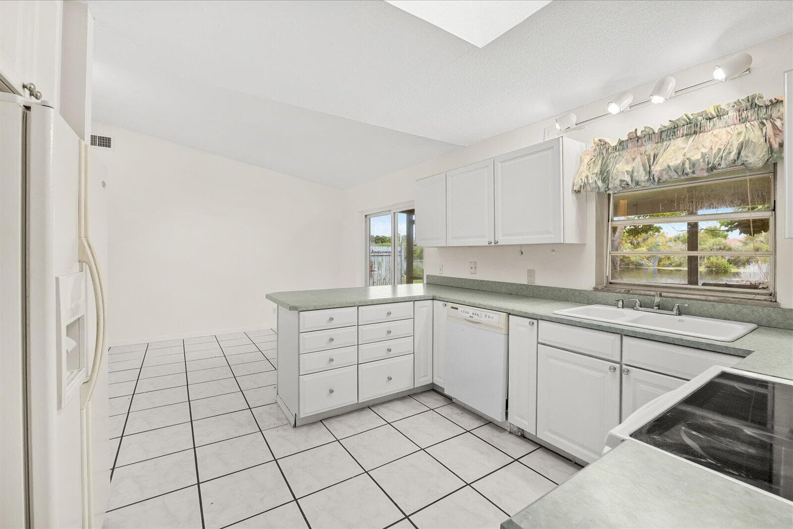 2550 SE Hemsing Street photo 14