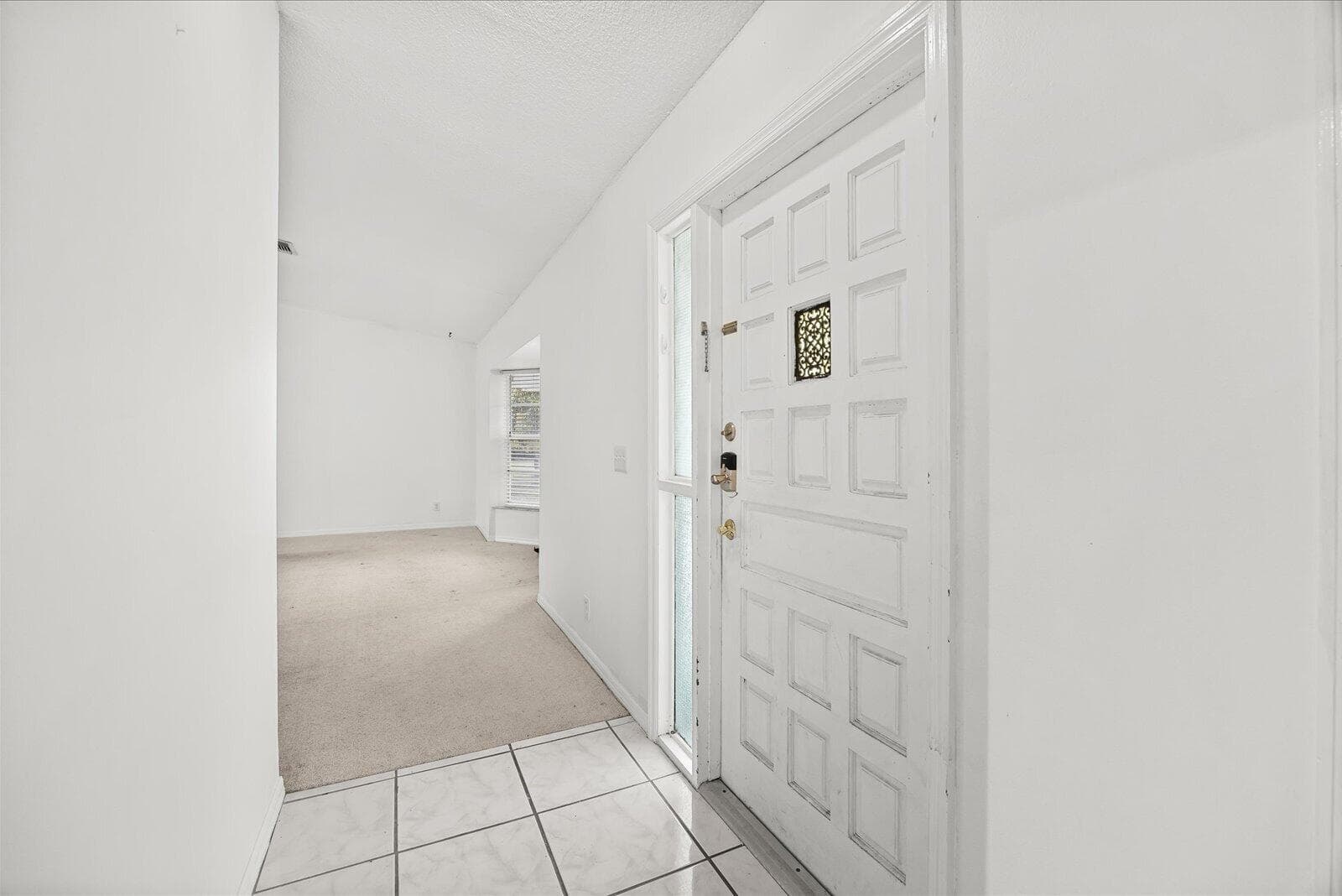 2550 SE Hemsing Street photo 4