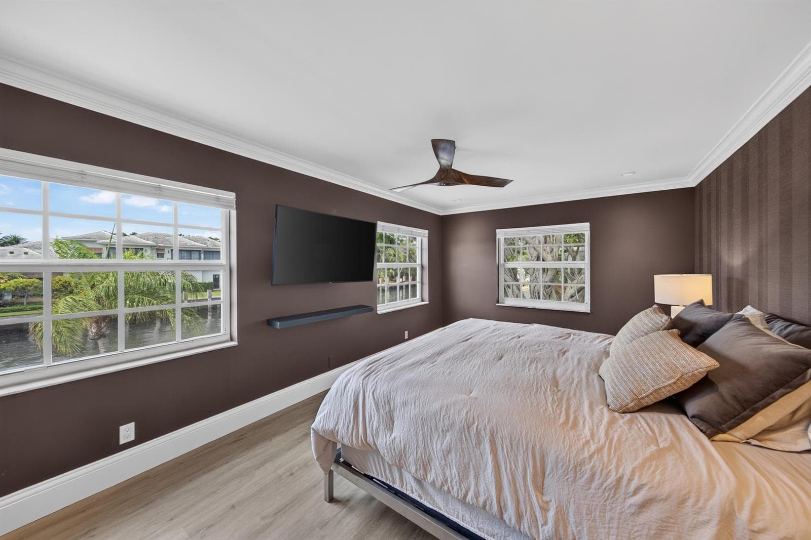 6515 Bay Club Drive 4 photo 7