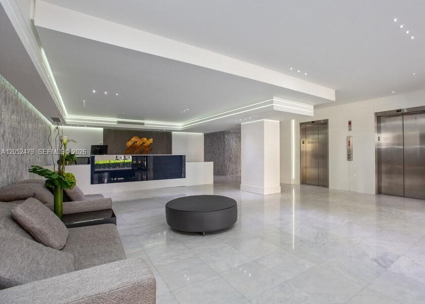 6423 Collins Ave 809 photo 1