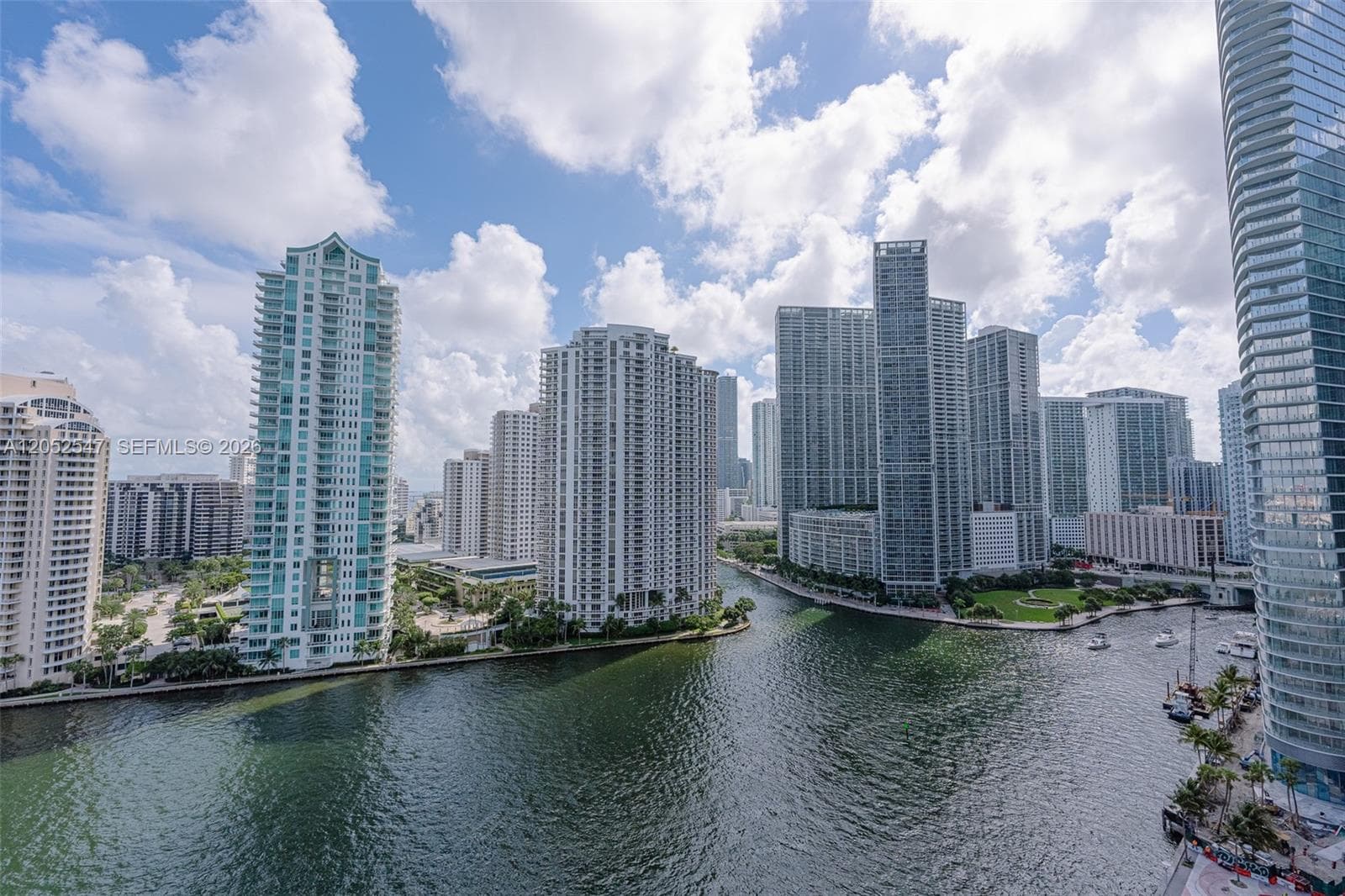 325 S Biscayne Blvd 2119 photo 2