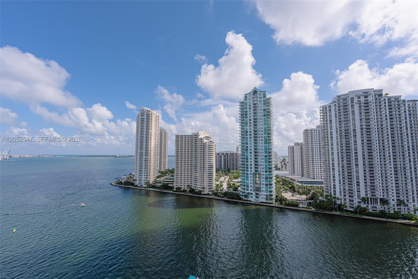 325 S Biscayne Blvd 2119 photo 3