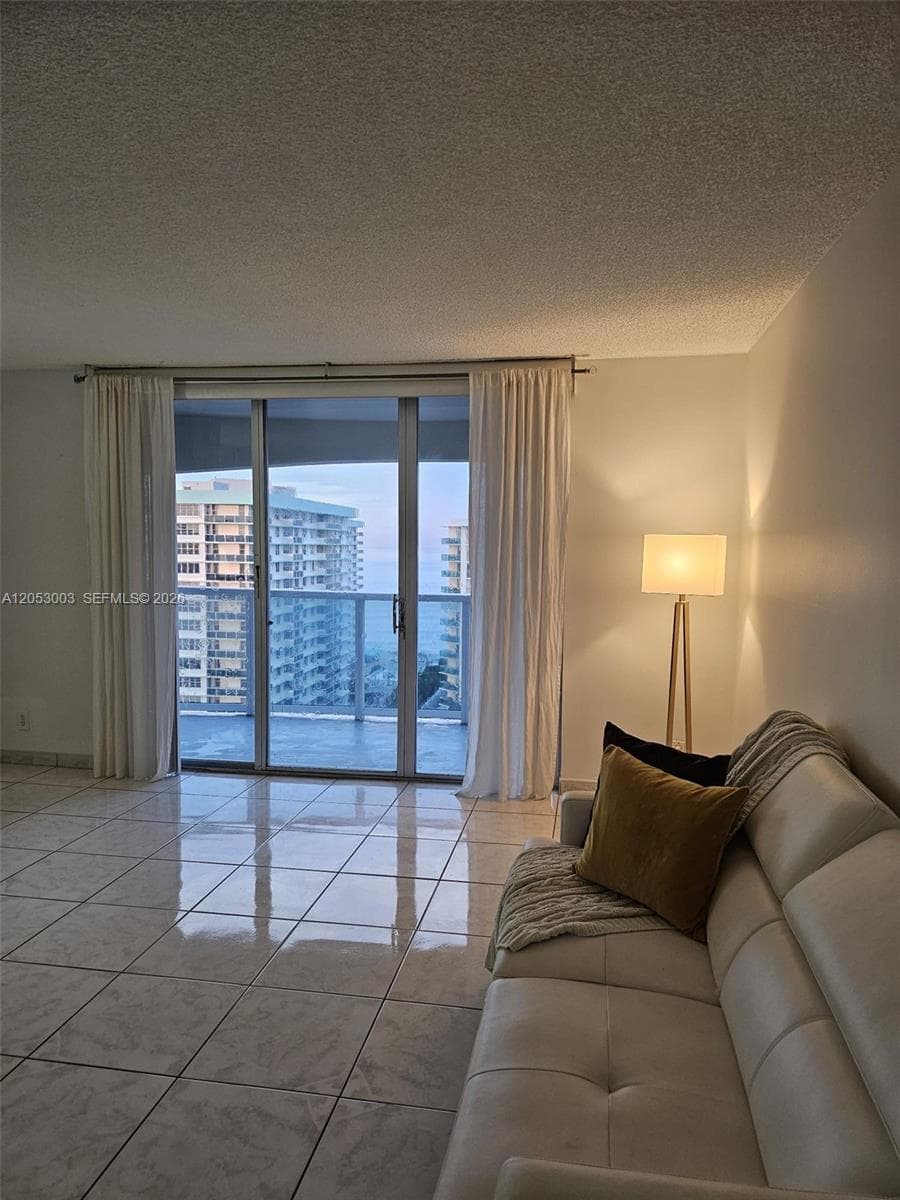 3800 E Ocean Dr 1518 photo 9