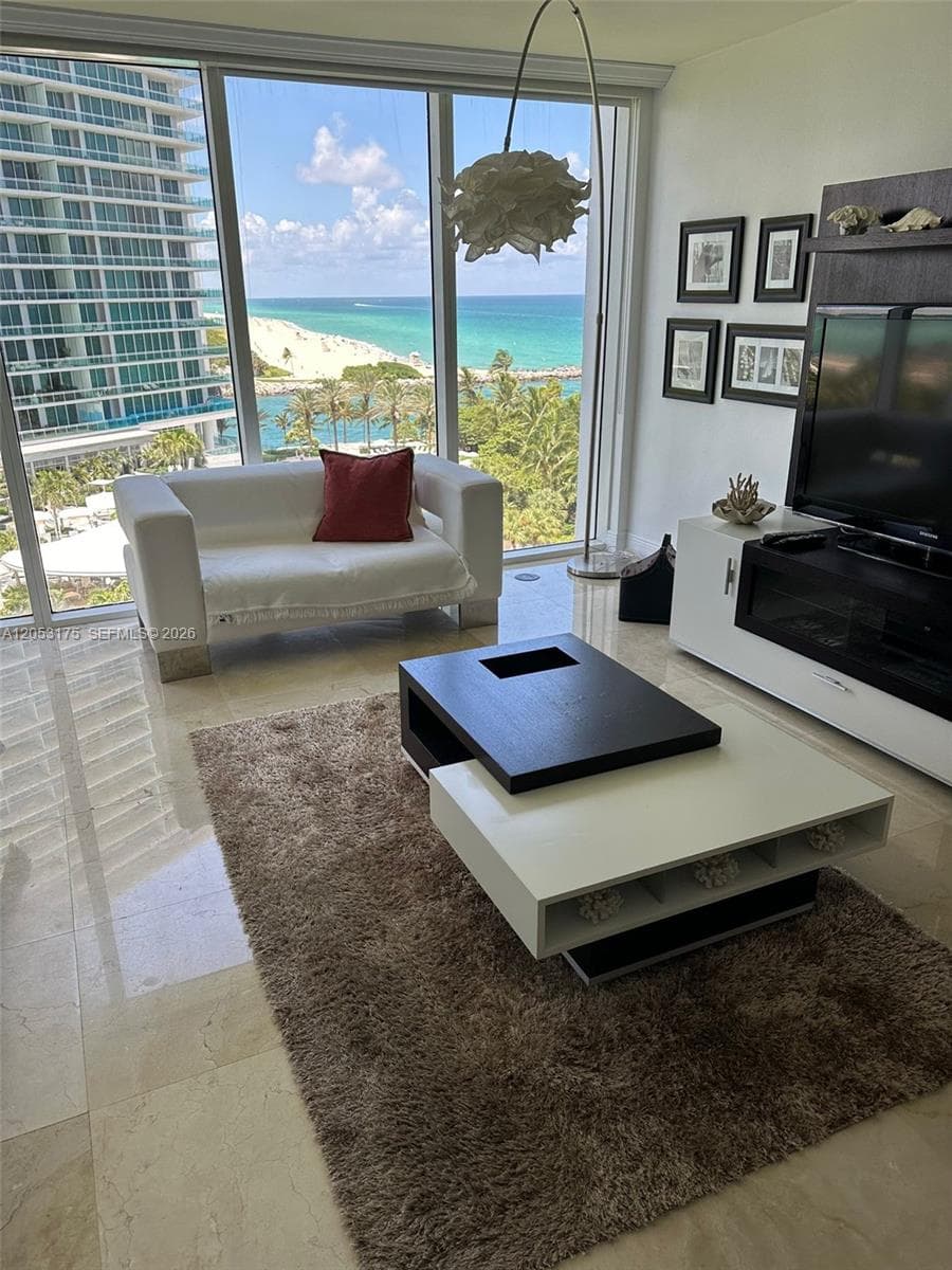 10275 Collins Ave 808 photo 2