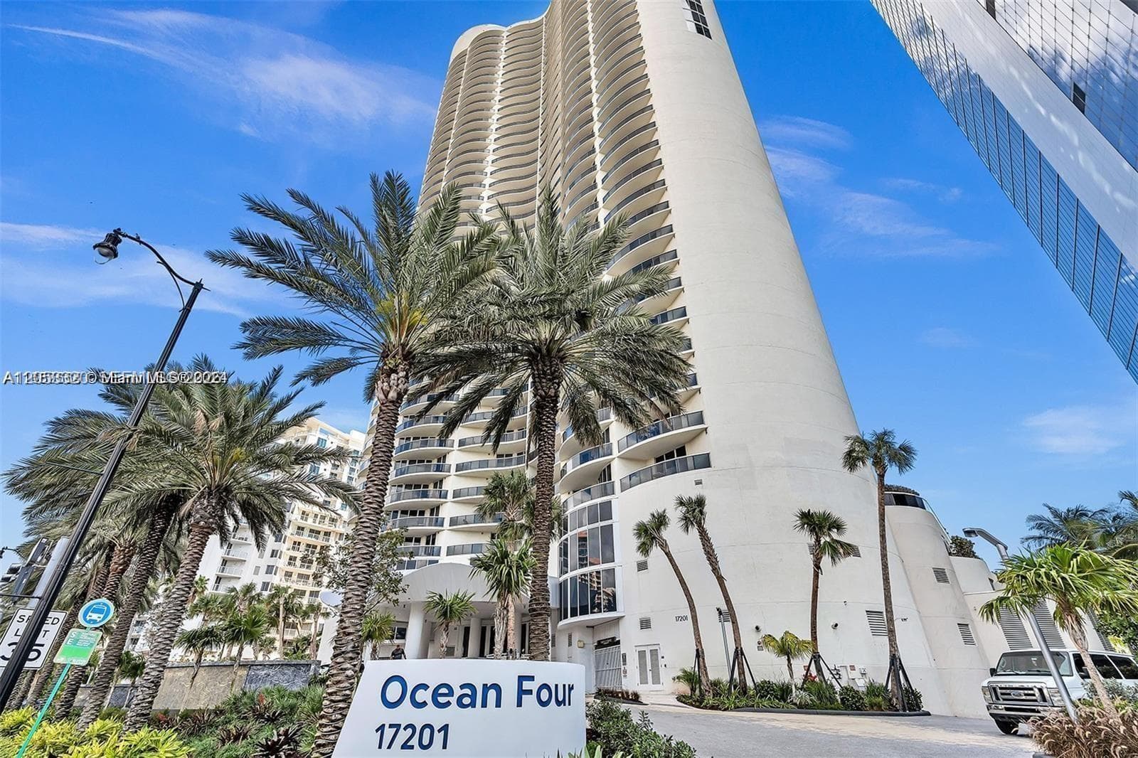 17201 Collins Ave 2502 photo 25