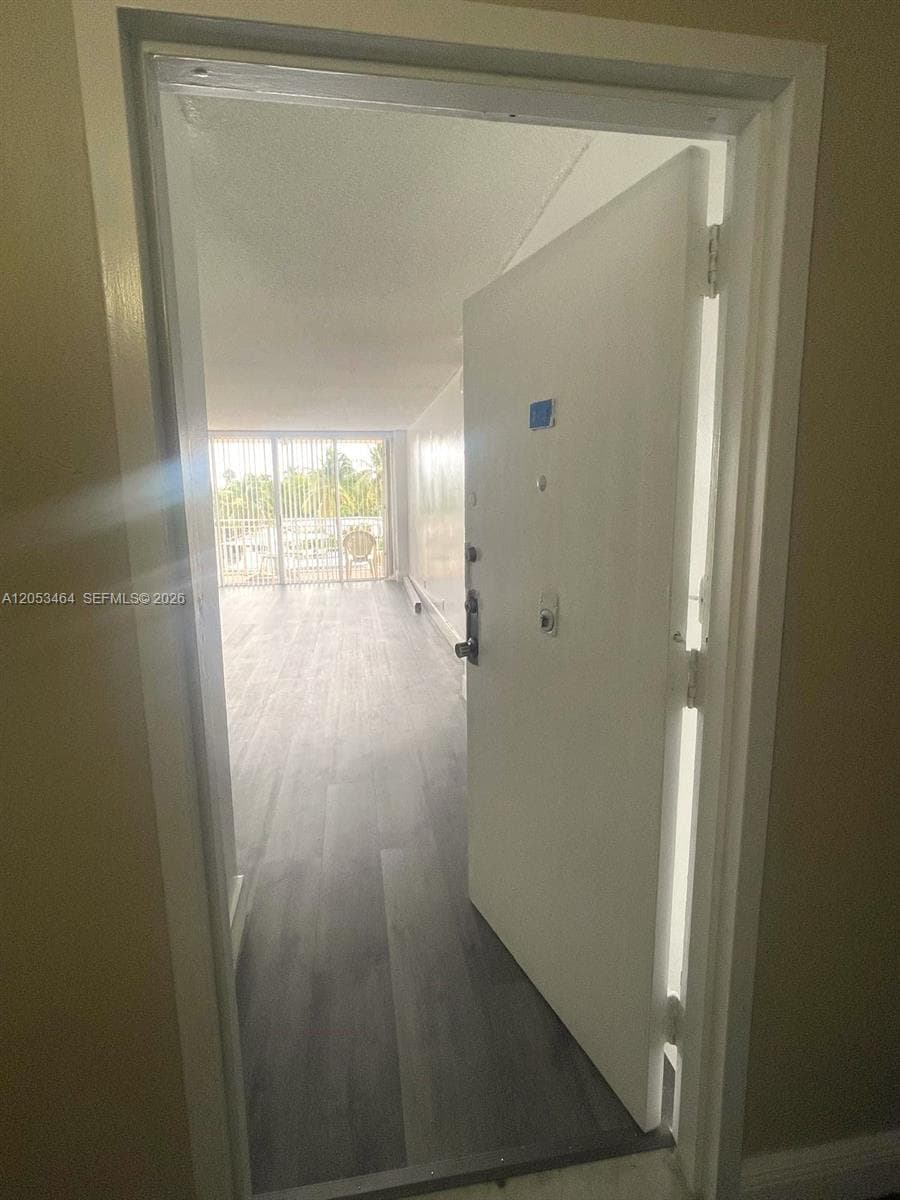 2450 NE 135th St 209 photo 3