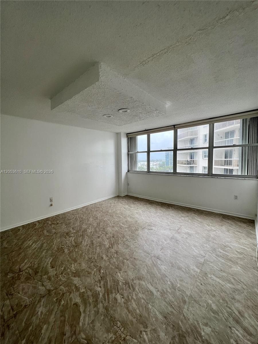 5838 Collins Ave 7E photo 13